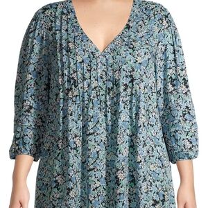Terra & Sky Pintuck Woven Floral Quarter Sleeve V-Neck Flowy Blouse